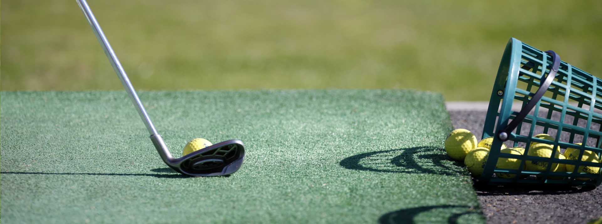 Golf- Klubba och bollar